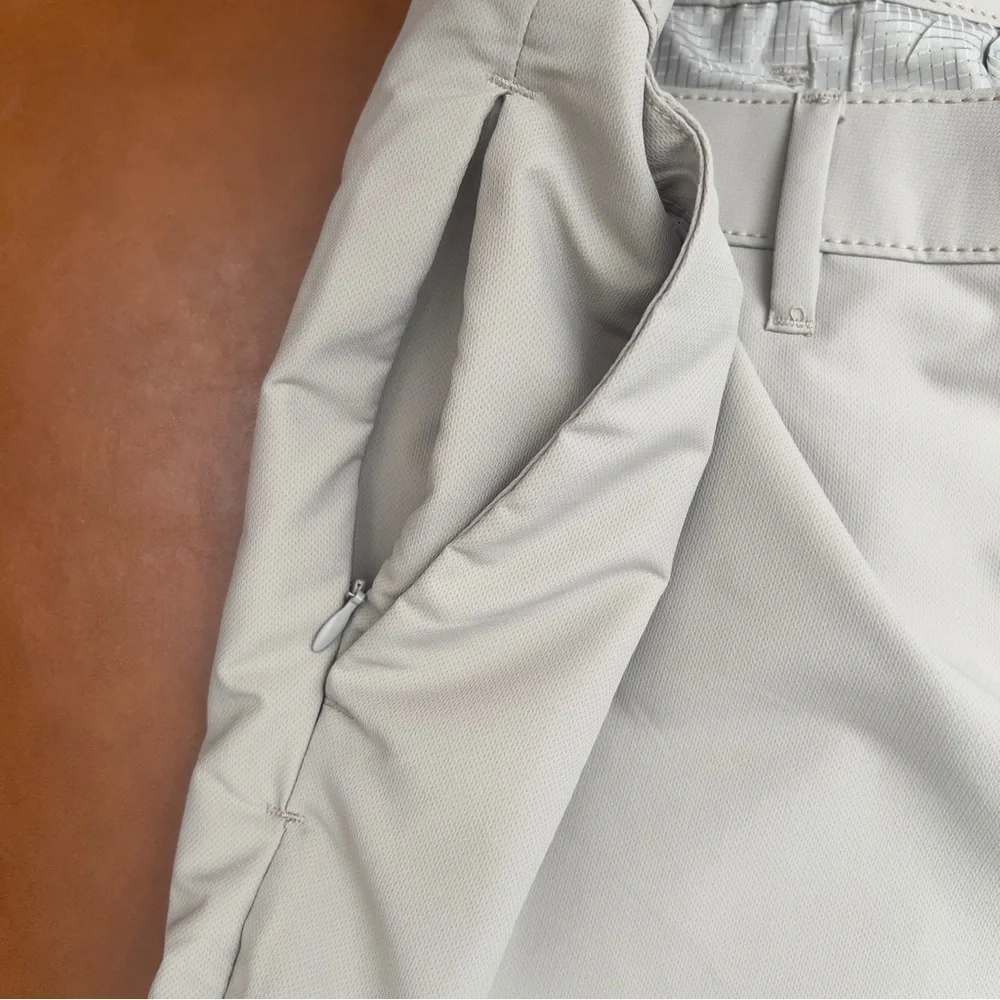 Banana Republic Men’s 38W/32L Gray Flat Front Golf Pants Lightweight Relaxed Fit